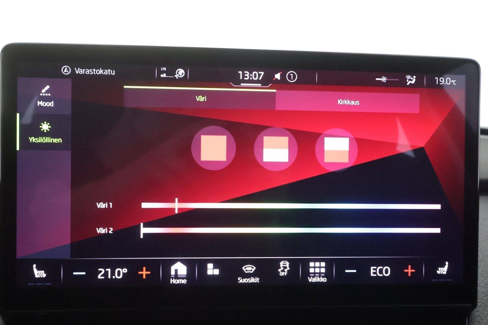 Skoda Enyaq 2022 60 iV - | ILP | ACC | LED | P.Kamera | Puolinahat | Navi | Kaistavahti | Keyless | Digimittaristo | 1-om Suomi-auto | Merkkihuollot | Kahdet renkaat | 2x Latauskaapelit |