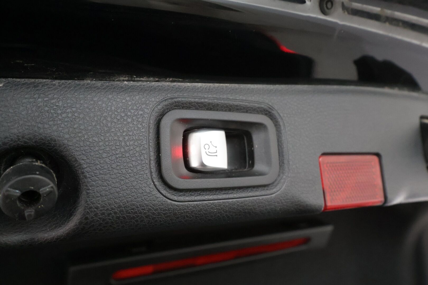 Mercedes-Benz E 2022 220 d Edition 4MATIC A * Widescreen / Webasto / Koukku / LED / 360 Kamera / Sportpenkit / Navi / Keyless * - Suomi-auto / Kahdet renkaat 