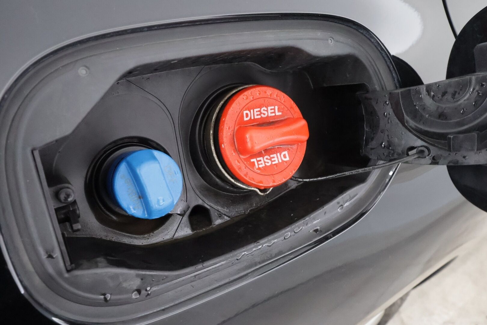 Mercedes-Benz E 2022 220 d Edition 4MATIC A * Widescreen / Webasto / Koukku / LED / 360 Kamera / Sportpenkit / Navi / Keyless * - Suomi-auto / Kahdet renkaat 