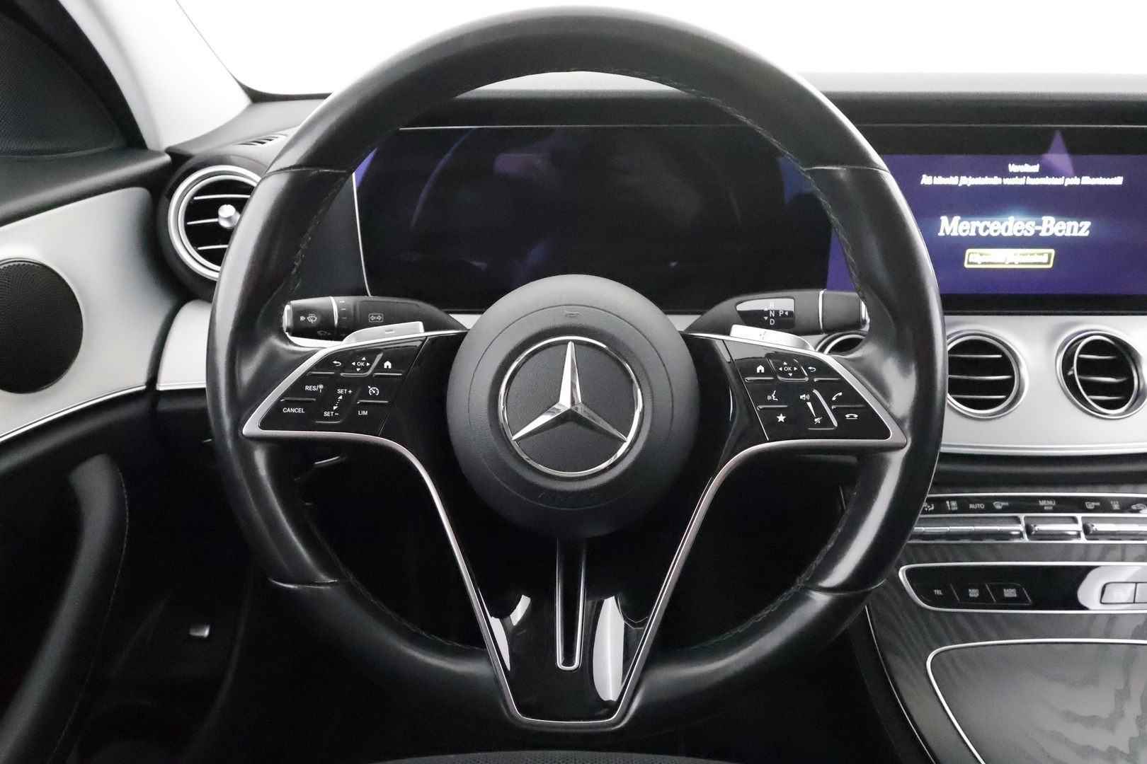 Mercedes-Benz E 2022 220 d Edition 4MATIC A * Widescreen / Webasto / Koukku / LED / 360 Kamera / Sportpenkit / Navi / Keyless * - Suomi-auto / Kahdet renkaat - HULLUT JOULUT KORKOTARJOUS 2,49% 