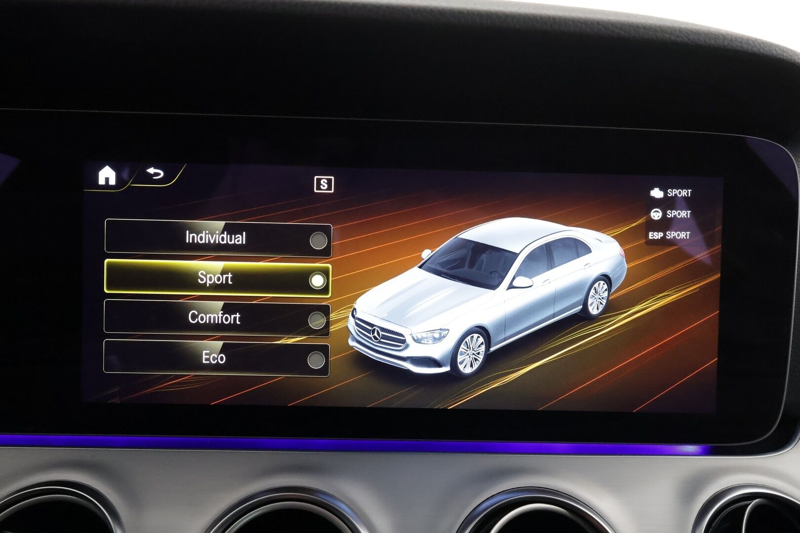 Mercedes-Benz E 2022 220 d Edition 4MATIC A * Widescreen / Webasto / Koukku / LED / 360 Kamera / Sportpenkit / Navi / Keyless * - Suomi-auto / Kahdet renkaat 