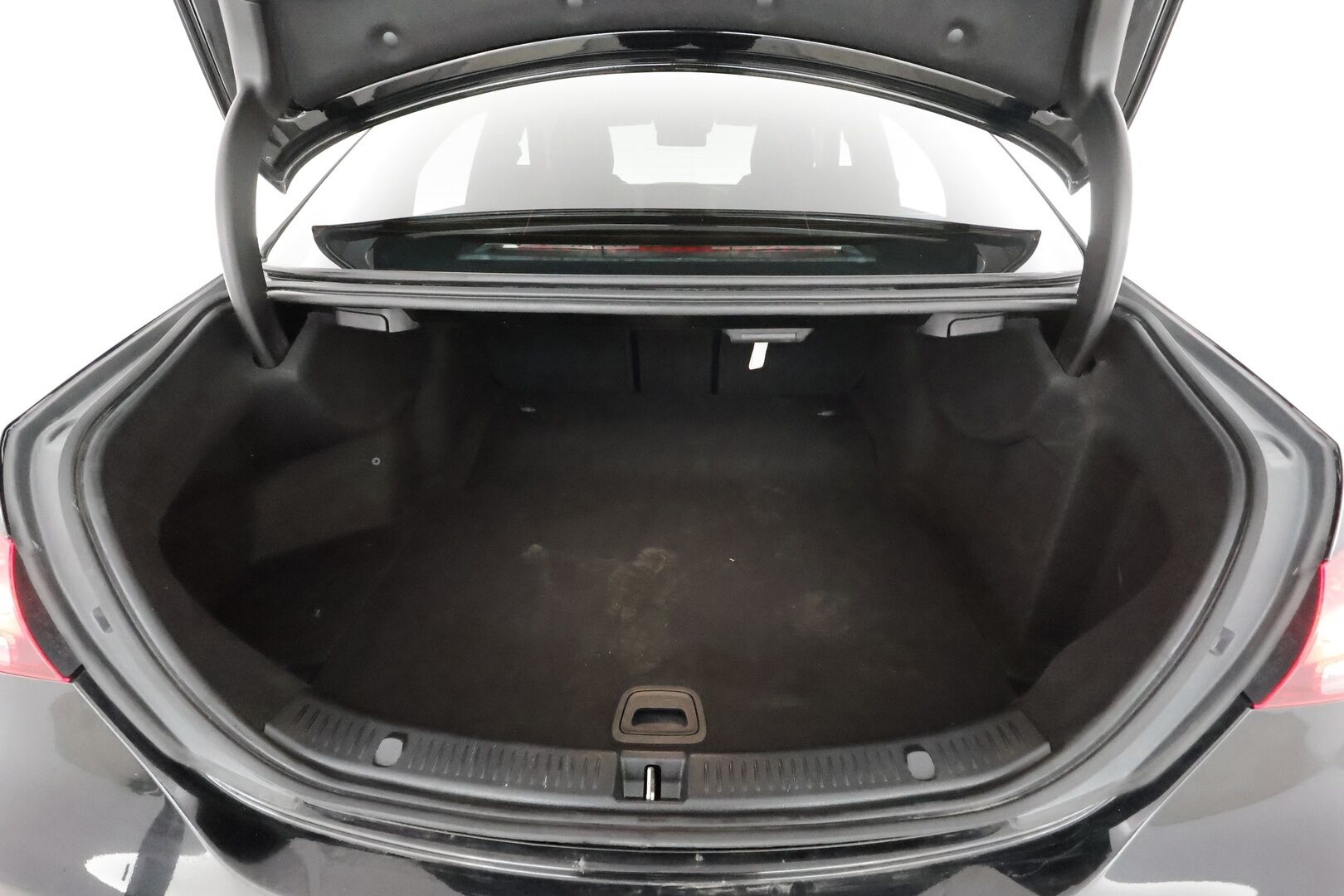 Mercedes-Benz E 2022 220 d Edition 4MATIC A * Widescreen / Webasto / Koukku / LED / 360 Kamera / Sportpenkit / Navi / Keyless * - Suomi-auto / Kahdet renkaat 