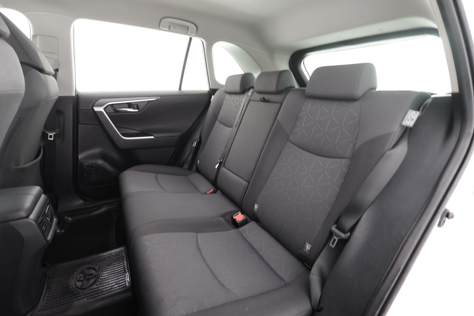 Toyota RAV4 2022 2,0 VVT-iE AWD Active * ACC / LED / P.Kamera / Sisätilanlämmitin / Navi / Kaistahti / Koukku * - 1-om Suomi-auto / Kahdet renkaat / Merkkihuollot 