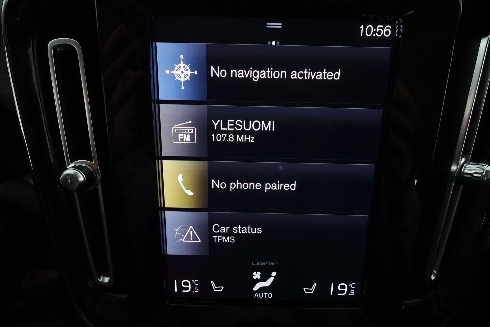 Volvo XC40 2022 T4 TwE Business Inscription Expression Edition aut **Webasto / P.kamera / Koukku / KeylessGo** - 1.om Suomi-auto / Akku kuntotarkastettu / Merkkihuollettu / Peruutuskamera / Kahdet renkaat aluvanteilla