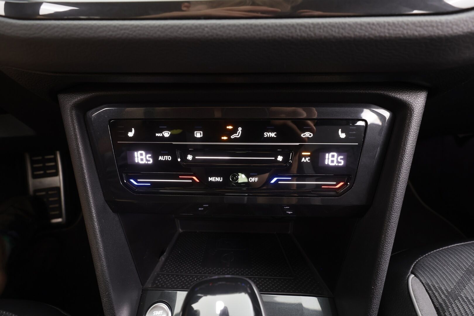 Volkswagen Tiguan 2022 R-Line eHybrid 180 kW DSG-automaatti - | ACC | IQ.Light | Koukku | Travel assist | P.kamera | Navi | Digimittaristo | Sähk. takaluukku | Keyless | Merkkihuollot | ALV | 