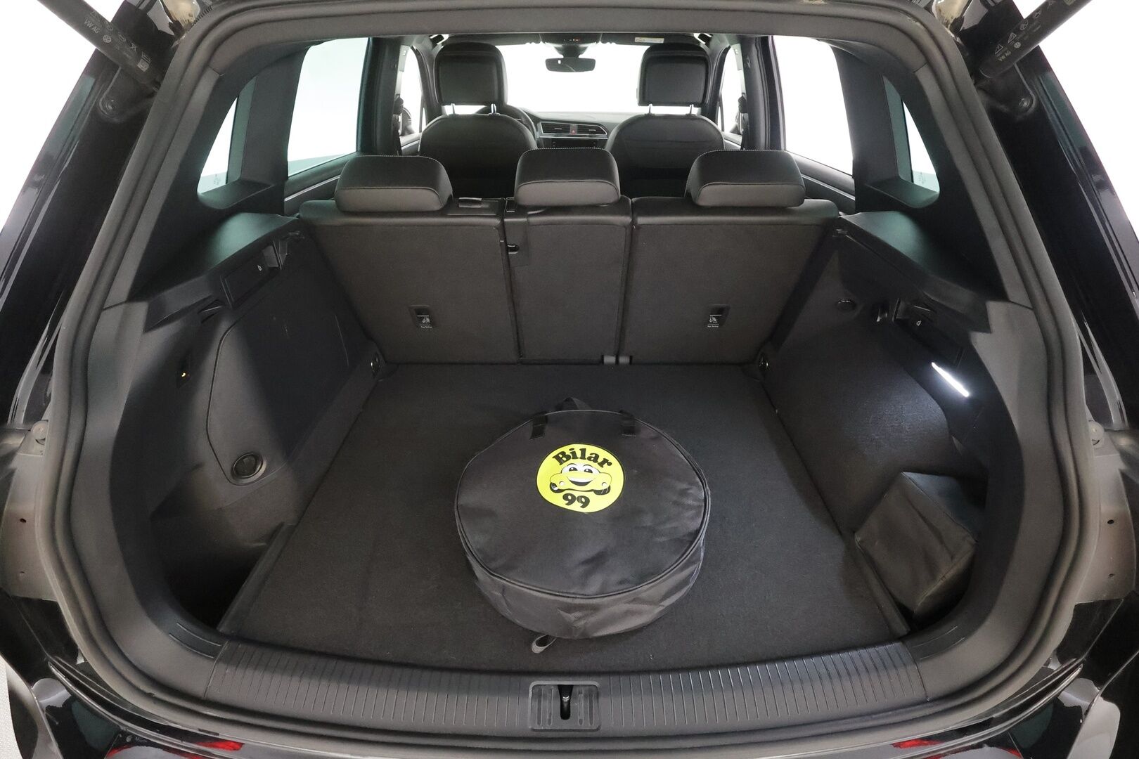 Volkswagen Tiguan 2022 R-Line eHybrid 180 kW DSG-automaatti - | ACC | IQ.Light | Koukku | Travel assist | P.kamera | Navi | Digimittaristo | Sähk. takaluukku | Keyless | Merkkihuollot | ALV | 