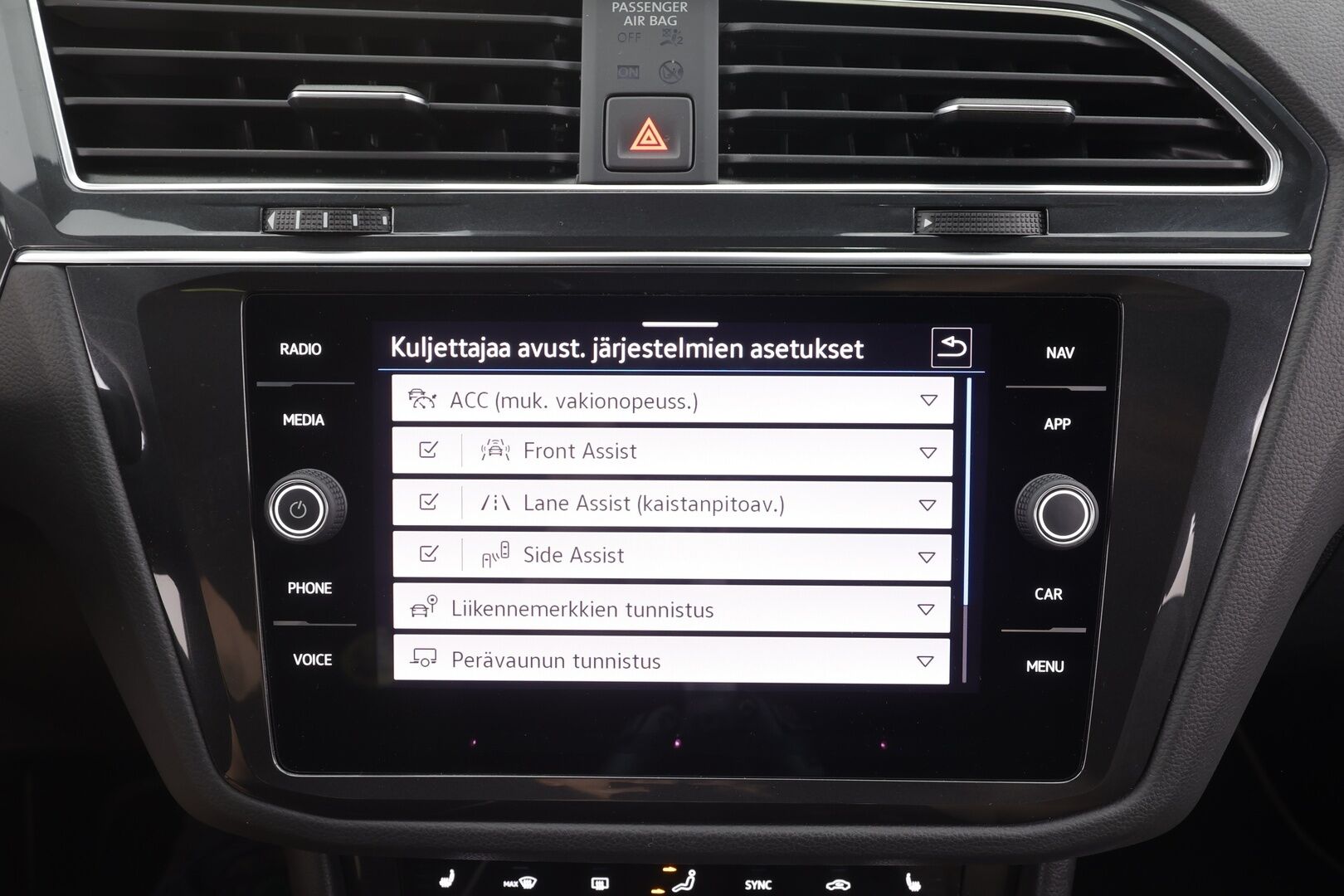 Volkswagen Tiguan 2022 R-Line eHybrid 180 kW DSG-automaatti - | ACC | IQ.Light | Koukku | Travel assist | P.kamera | Navi | Digimittaristo | Sähk. takaluukku | Keyless | Merkkihuollot | ALV | 
