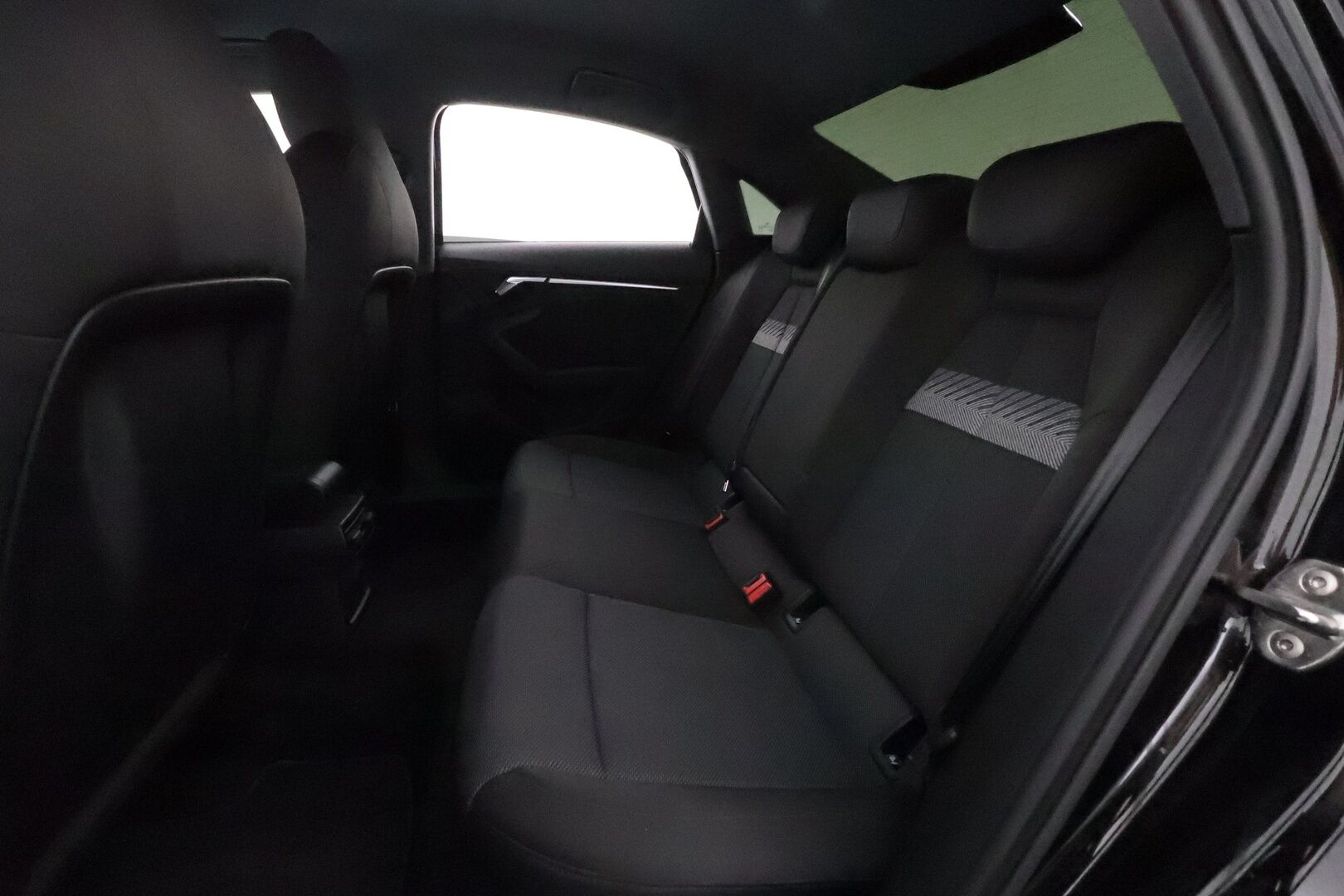 Audi A3 2022 Business 35 TFSI 110 kW MHEV S tronic *ACC / Webasto / LED / P.tutkat / Sporttipenkit / Digimittaristo* - 1.Om Suomi-auto / Kahdet renkaat aluvanteilla / Merkkihuollettu