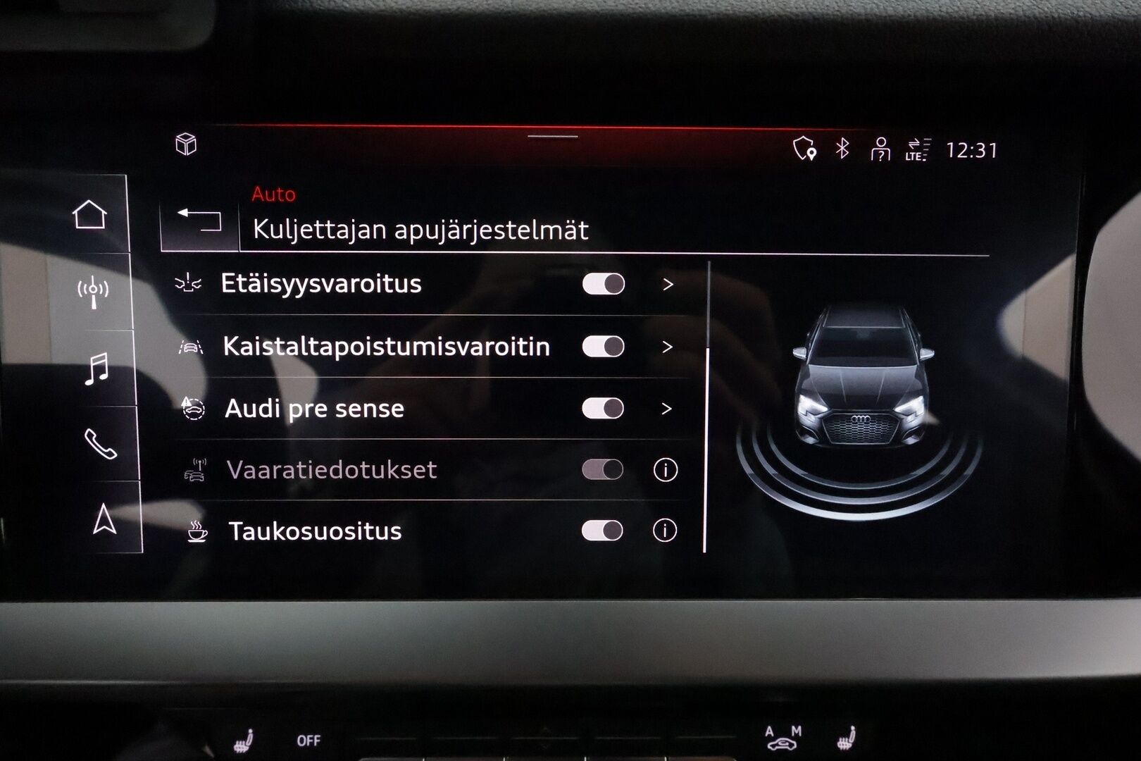 Audi A3 2022 Business 35 TFSI 110 kW MHEV S tronic *ACC / Webasto / LED / P.tutkat / Sporttipenkit / Digimittaristo* - 1.Om Suomi-auto / Kahdet renkaat aluvanteilla / Merkkihuollettu - Osta nyt, maksa vasta ensi vuonna