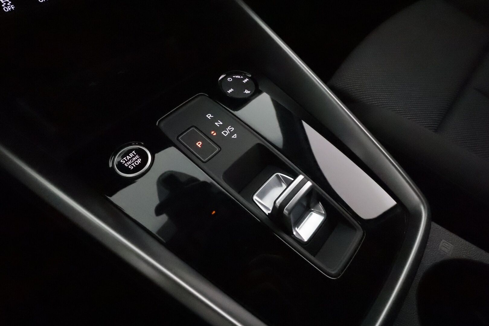 Audi A3 2022 Business 35 TFSI 110 kW MHEV S tronic *ACC / Webasto / LED / P.tutkat / Sporttipenkit / Digimittaristo* - 1.Om Suomi-auto / Kahdet renkaat aluvanteilla / Merkkihuollettu - Osta nyt, maksa vasta ensi vuonna