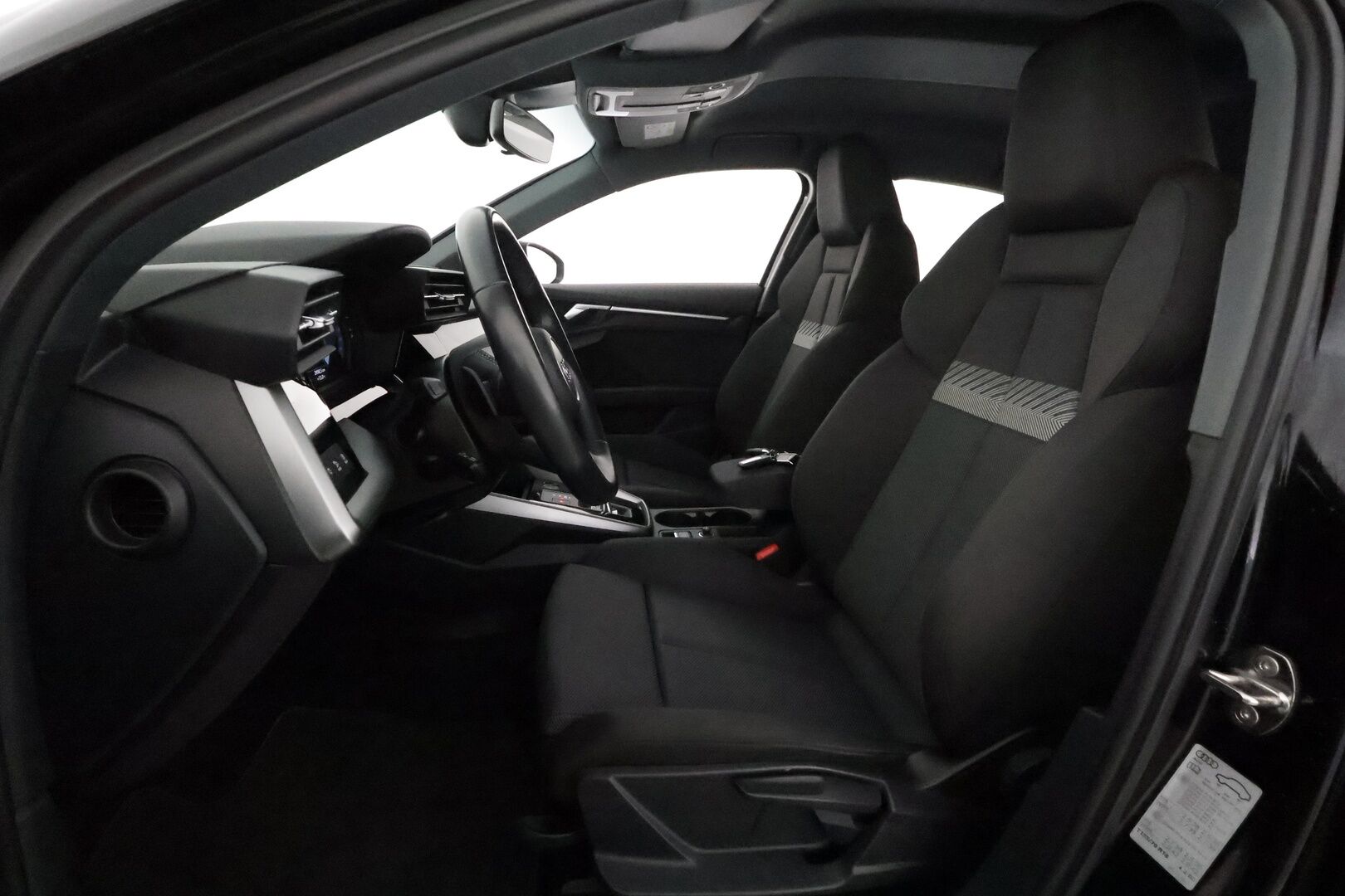 Audi A3 2022 Business 35 TFSI 110 kW MHEV S tronic *ACC / Webasto / LED / P.tutkat / Sporttipenkit / Digimittaristo* - 1.Om Suomi-auto / Kahdet renkaat aluvanteilla / Merkkihuollettu - Osta nyt, maksa vasta ensi vuonna