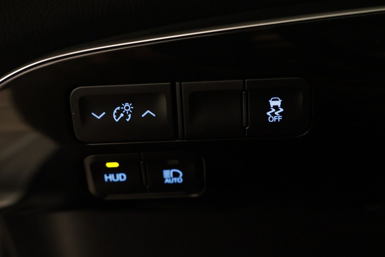 Toyota Prius 2022 AWD-i Active - | ACC! | LOHKO! | HUD! | JBL! | Huippuvarusteet! |