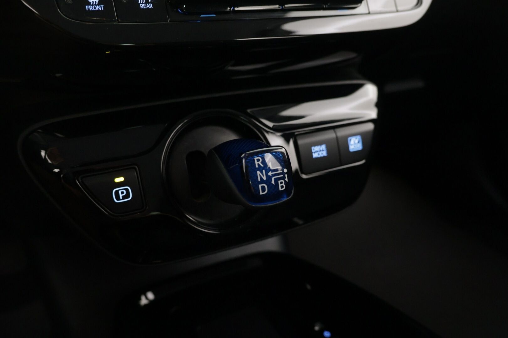 Toyota Prius 2022 AWD-i Active - | ACC! | LOHKO! | HUD! | JBL! | Huippuvarusteet! |