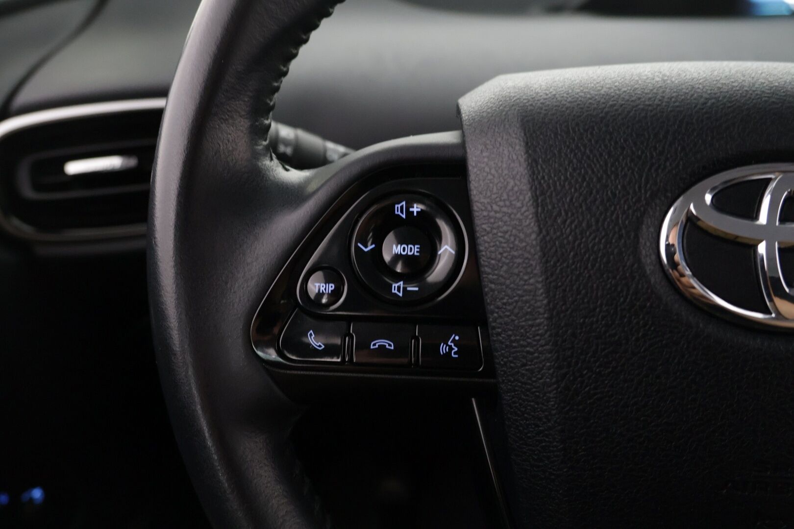 Toyota Prius 2022 AWD-i Active - | ACC! | LOHKO! | HUD! | JBL! | Huippuvarusteet! |