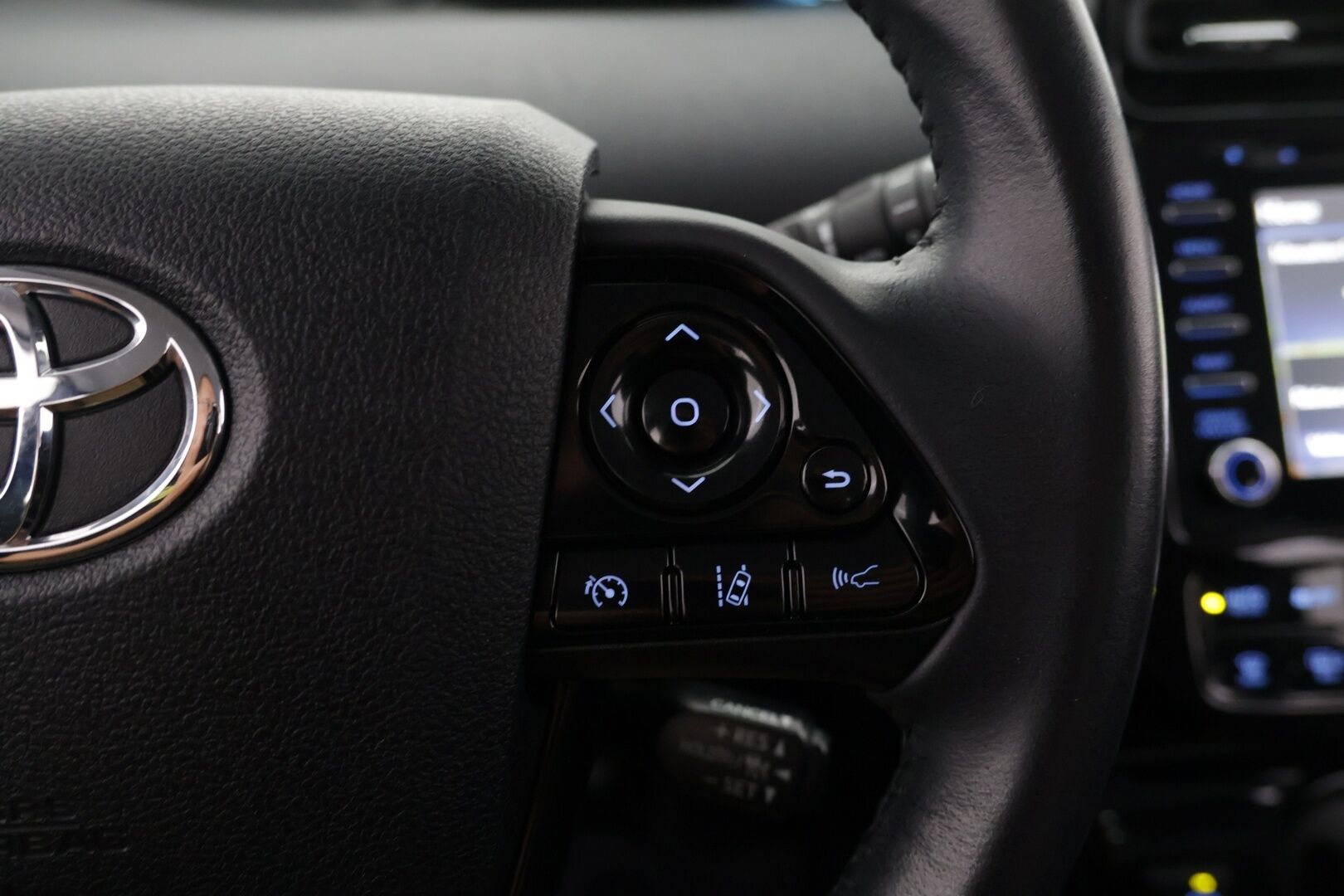 Toyota Prius 2022 AWD-i Active - | ACC! | LOHKO! | HUD! | JBL! | Huippuvarusteet! |
