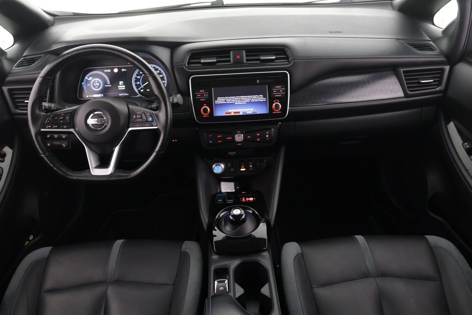 NISSAN LEAF 2018 Tekna 40 kWh - | Lämmityspaketti | Adaptiivinen vakionopeudensäädin | 360-kamera | Bose äänentoisto |