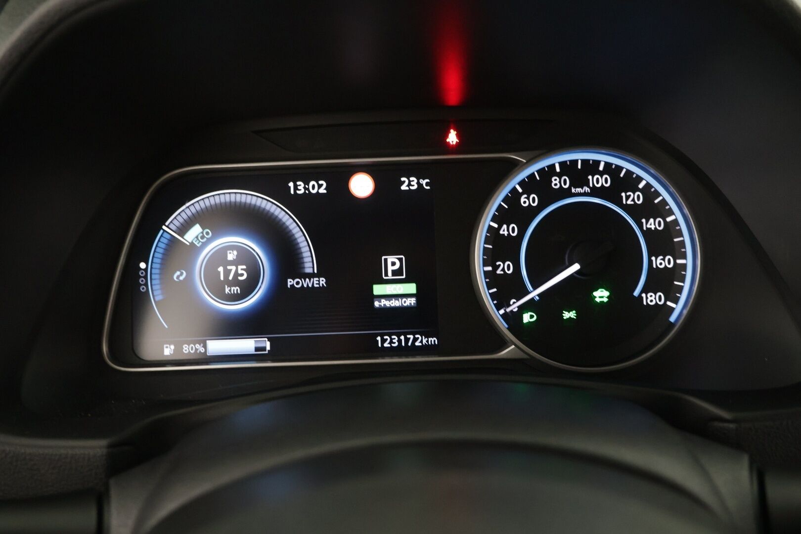 NISSAN LEAF 2018 Tekna 40 kWh - | Lämmityspaketti | Adaptiivinen vakionopeudensäädin | 360-kamera | Bose äänentoisto |
