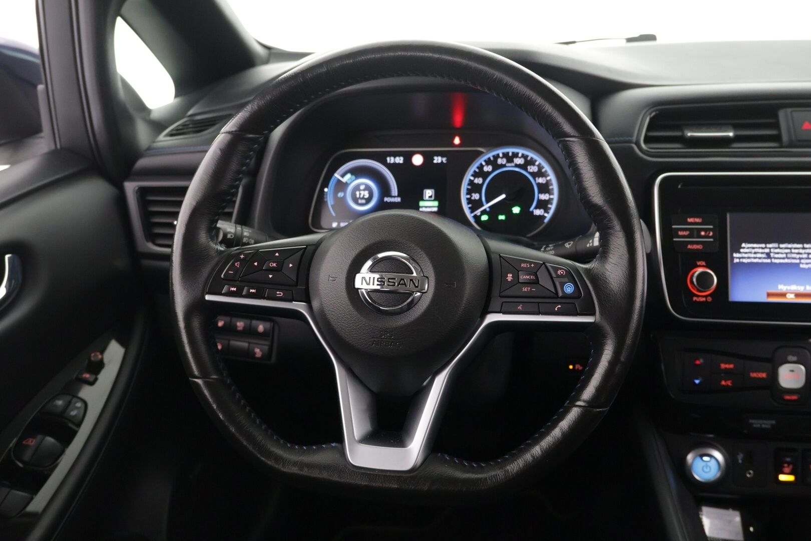 NISSAN LEAF 2018 Tekna 40 kWh - | Lämmityspaketti | Adaptiivinen vakionopeudensäädin | 360-kamera | Bose äänentoisto |