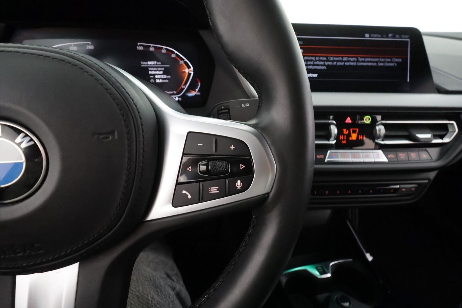 BMW 218 2022 F44 Gran Coupé 218i A Business M Sport * Vakkari / P.kamera / LED / Navi / Lohko+Sisä / Sporttipenkit / Koukku * - 1.Om Suomi-auto / Kahdet renkaat aluvanteilla / Merkkihuollettu