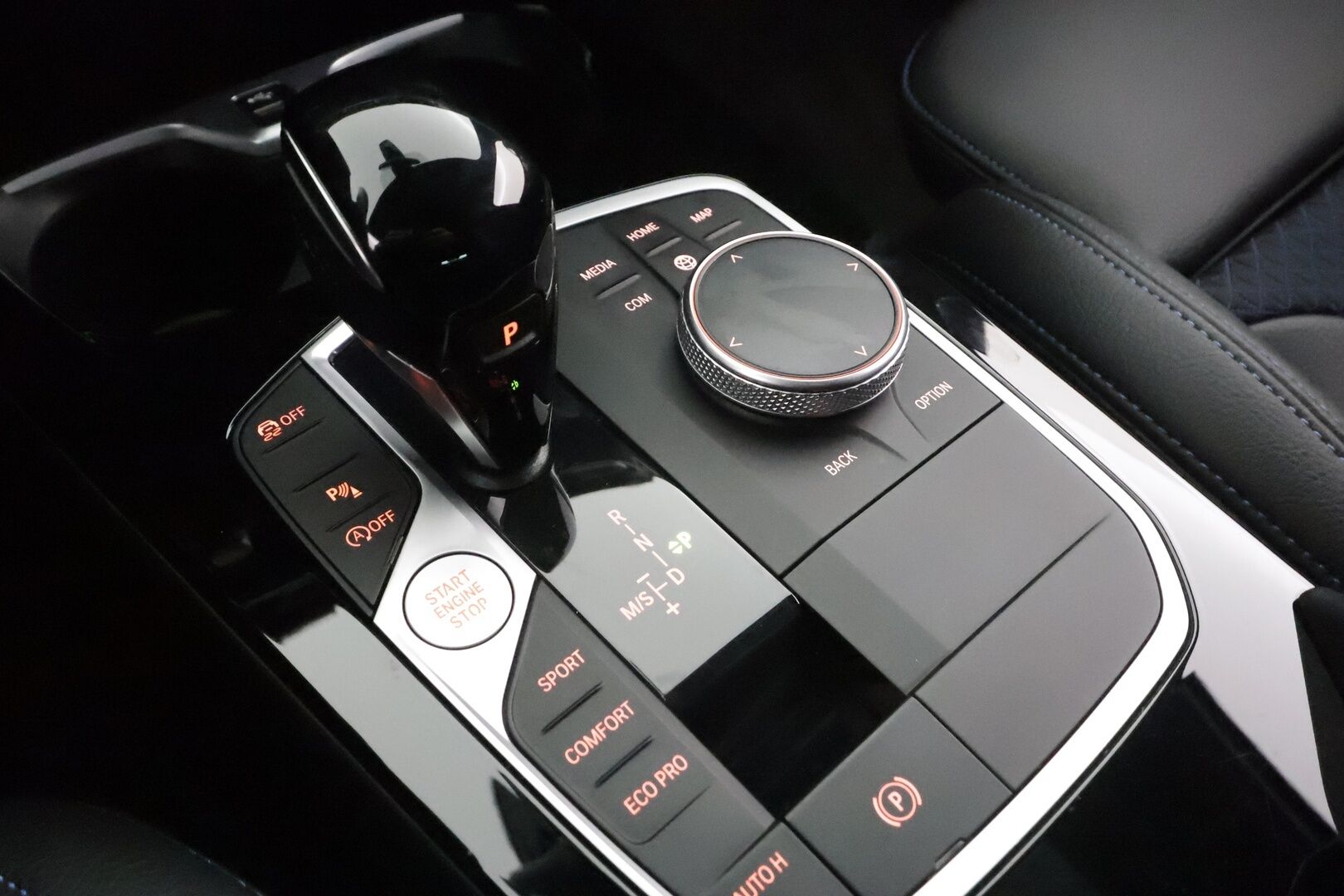 BMW 116 2022 1-sarja F40 Hatchback 116i A Business M Sport * Koukku / P.kamera / Sporttipenkit / Vakkari / Navi / LED * - 1.Om Suomi-auto / Kahdet renkaat aluvanteilla / Merkkihuollettu