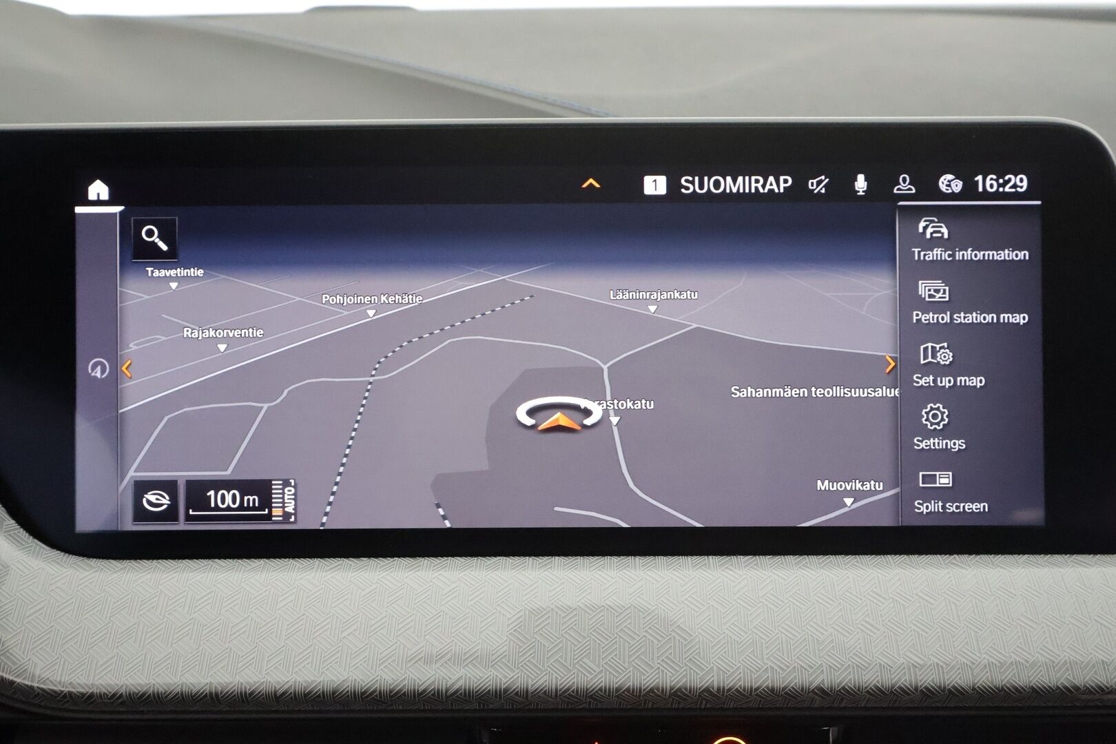 BMW 116 2022 1-sarja F40 Hatchback 116i A Business M Sport * Koukku / P.kamera / Sporttipenkit / Vakkari / Navi / LED * - 1.Om Suomi-auto / Kahdet renkaat aluvanteilla / Merkkihuollettu