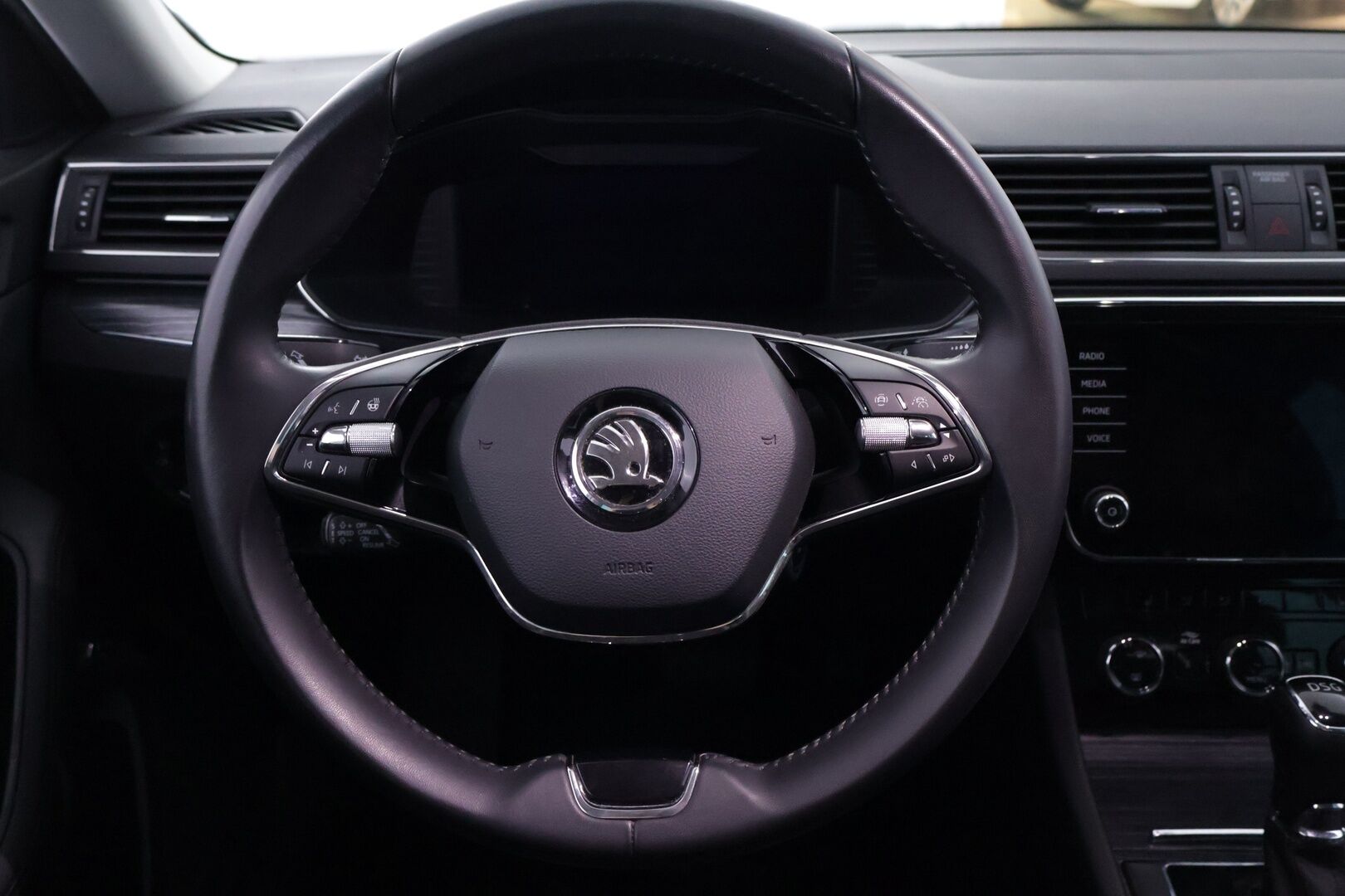 Skoda Superb 2021 Combi 1.4 TSI PHEV Style iV DSG Autom. - | Webasto | Canton | P.Kamera | Digimittaristo | ACC | LED | Koukku Alletaittuva |