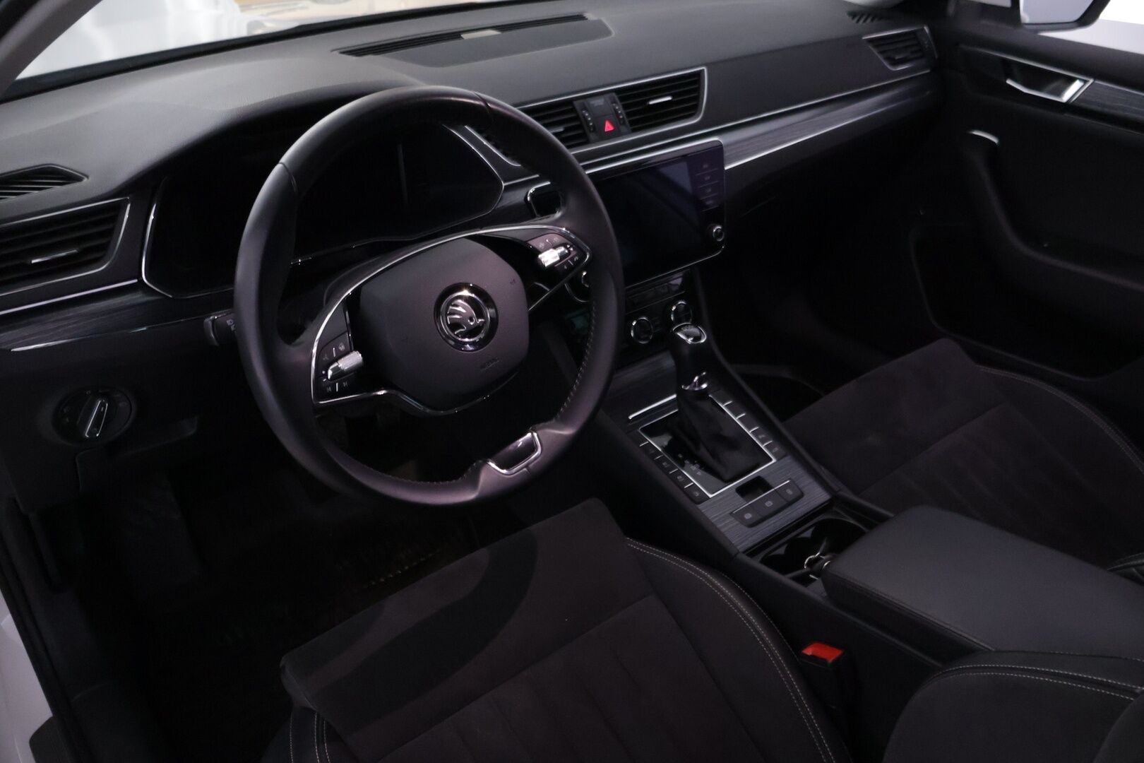 Skoda Superb 2021 Combi 1.4 TSI PHEV Style iV DSG Autom. - | Webasto | Canton | P.Kamera | Digimittaristo | ACC | LED | Koukku Alletaittuva |
