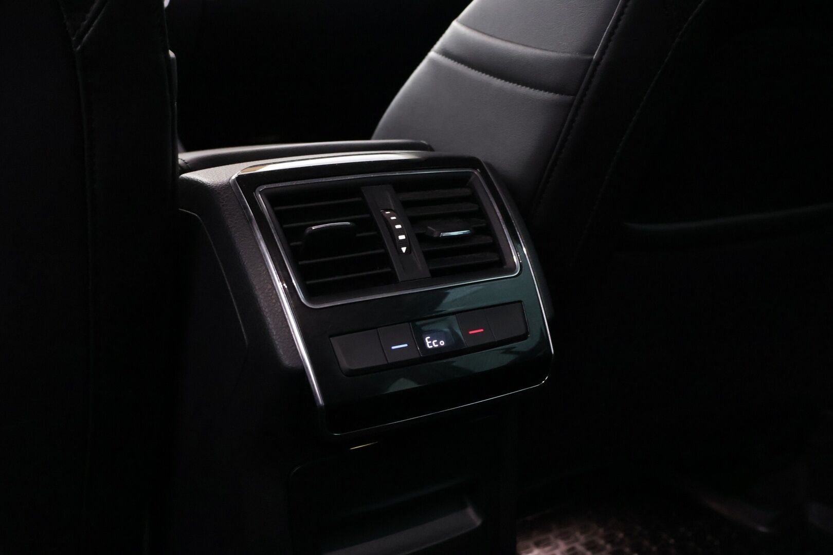Skoda Superb 2021 Combi 1.4 TSI PHEV Style iV DSG Autom. - | Webasto | Canton | P.Kamera | Digimittaristo | ACC | LED | Koukku Alletaittuva |