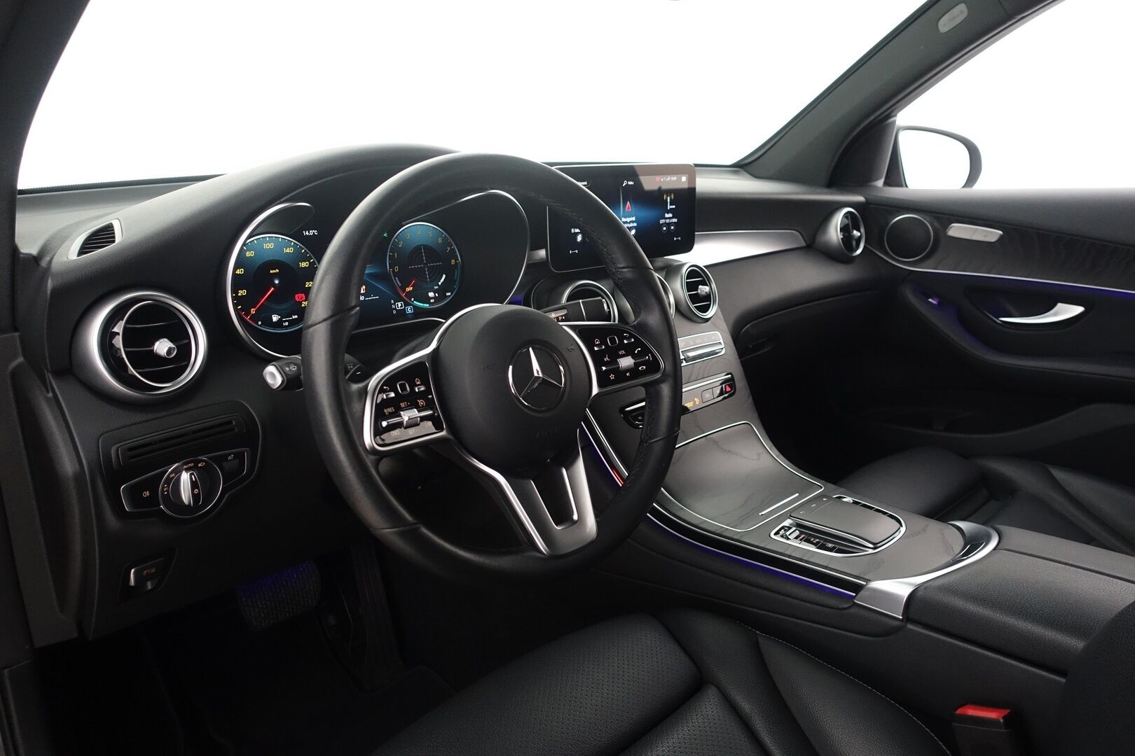 Mercedes-Benz GLC 2022 GLC 300 e 4Matic A EQ Power Business - | Digimittari | Koukku | Nahkasisusta | P.Kamera | Sporttipenkit | LED | Juuri huollettu! | 2x renkaat aluilla | 2x lataus |