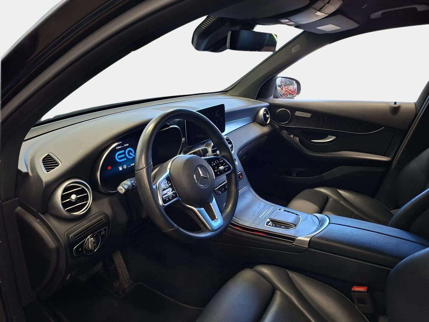 Mercedes-Benz GLC 2022 GLC 300 e 4MATIC Farmari (AC) 5ov 1991cm3 A  * Nahkasisusta / Taittuvakoukku / Led / Kahdet renkaat aluvanteilla * - Juuri huollettu! 2x renkaat aluilla, 2x lataus - HULLUT AVAJAISHULINAT KORKOTARJOUS 3,29 %