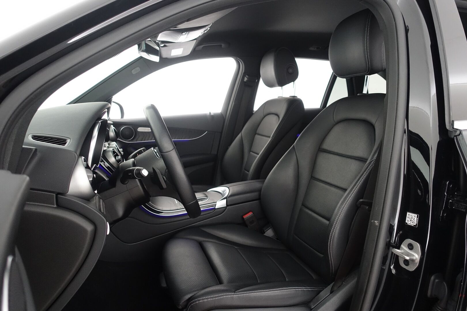 Mercedes-Benz GLC 2022 GLC 300 e 4Matic A EQ Power Business - | Digimittari | Koukku | Nahkasisusta | P.Kamera | Sporttipenkit | LED | Juuri huollettu! | 2x renkaat aluilla | 2x lataus |