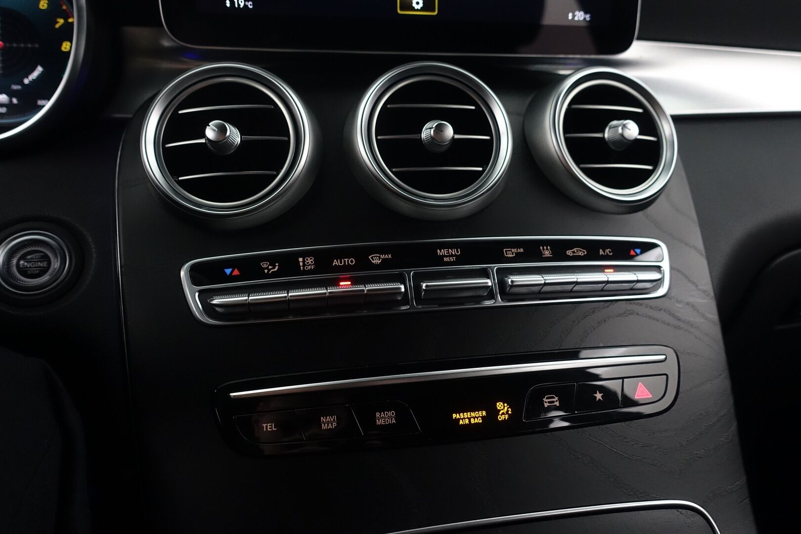 Mercedes-Benz GLC 2022 GLC 300 e 4Matic A EQ Power Business - | Digimittari | Koukku | Nahkasisusta | P.Kamera | Sporttipenkit | LED | Juuri huollettu! | 2x renkaat aluilla | 2x lataus |