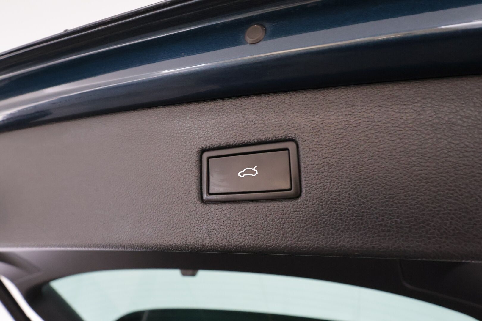 Volkswagen Tiguan 2022 R-Line eHybrid 180kW DSG * ACC / 360° / IQ.Light / Muistipenkit / Panorama / Lohkolämmitin / HUD / Nahat / KeylessGo * - 1.Om Suomi-auto / Akku kuntotarkastettu / Kahdet renkaat aluvanteilla / Huippuvarusteet