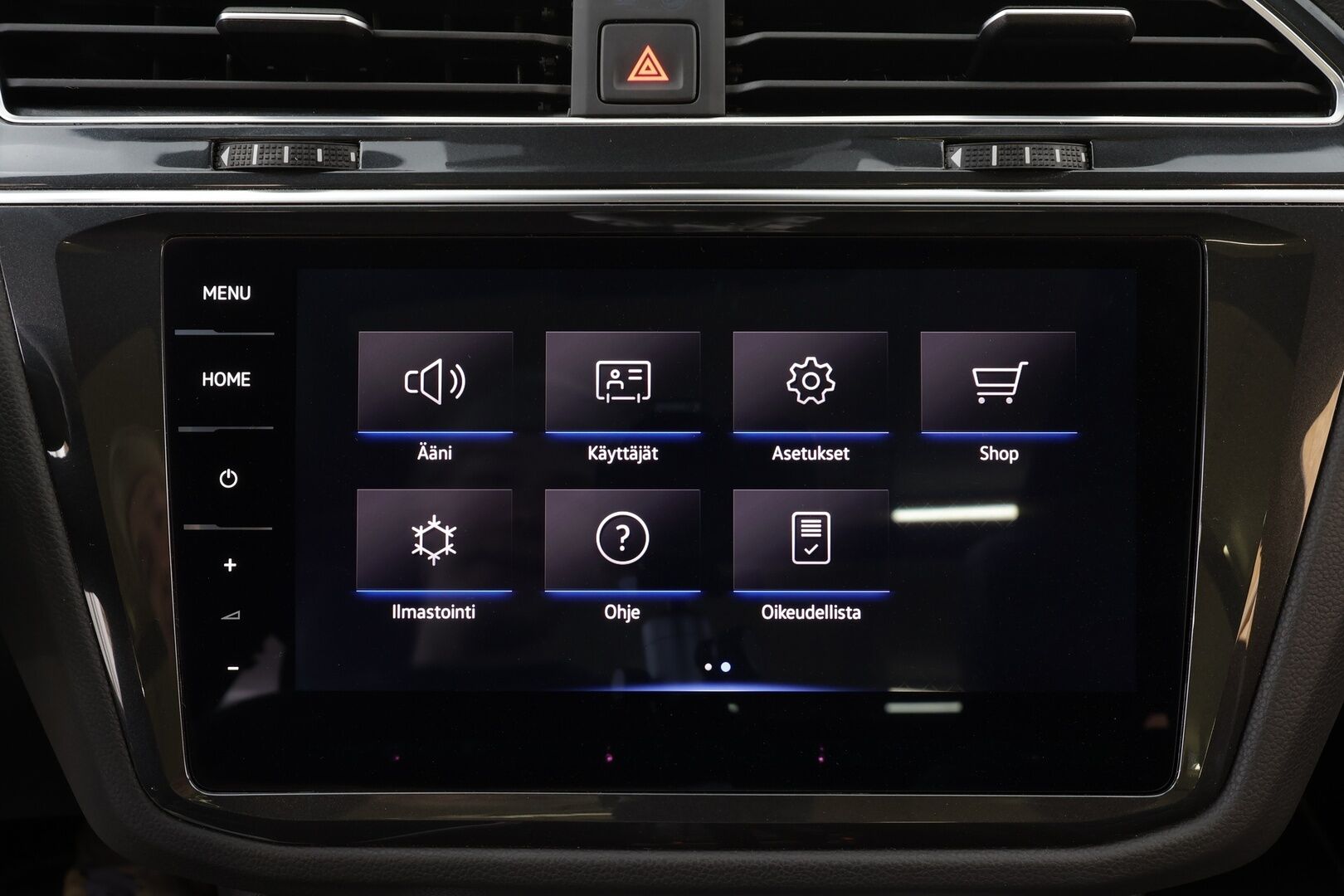 Volkswagen Tiguan 2022 R-Line eHybrid 180kW DSG * ACC / 360° / IQ.Light / Muistipenkit / Panorama / Lohkolämmitin / HUD / Nahat / KeylessGo * - 1.Om Suomi-auto / Akku kuntotarkastettu / Kahdet renkaat aluvanteilla / Huippuvarusteet