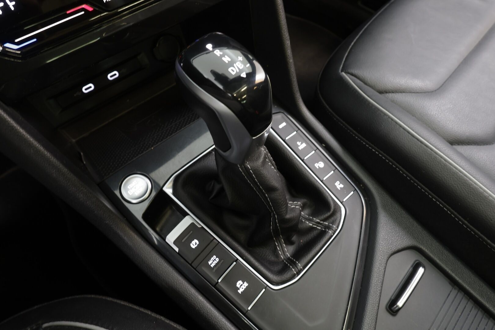 Volkswagen Tiguan 2022 R-Line eHybrid 180kW DSG * ACC / 360° / IQ.Light / Muistipenkit / Panorama / Lohkolämmitin / HUD / Nahat / KeylessGo * - 1.Om Suomi-auto / Akku kuntotarkastettu / Kahdet renkaat aluvanteilla / Huippuvarusteet