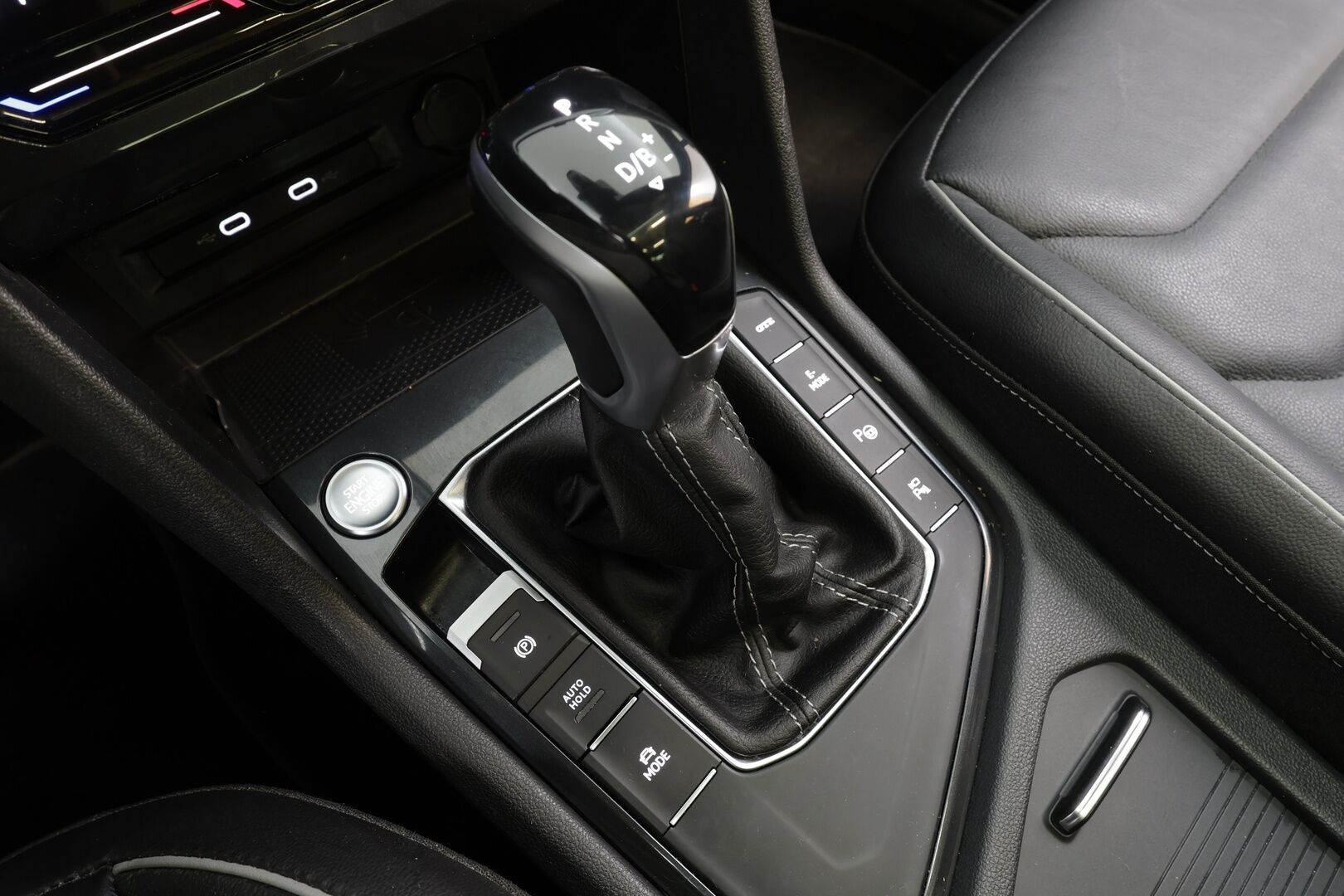 Volkswagen Tiguan 2022 R-Line eHybrid 180kW DSG * ACC / 360° / IQ.Light / Muistipenkit / Panorama / Lohkolämmitin / HUD / Nahat / KeylessGo * - 1.Om Suomi-auto / Akku kuntotarkastettu / Kahdet renkaat aluvanteilla / Huippuvarusteet