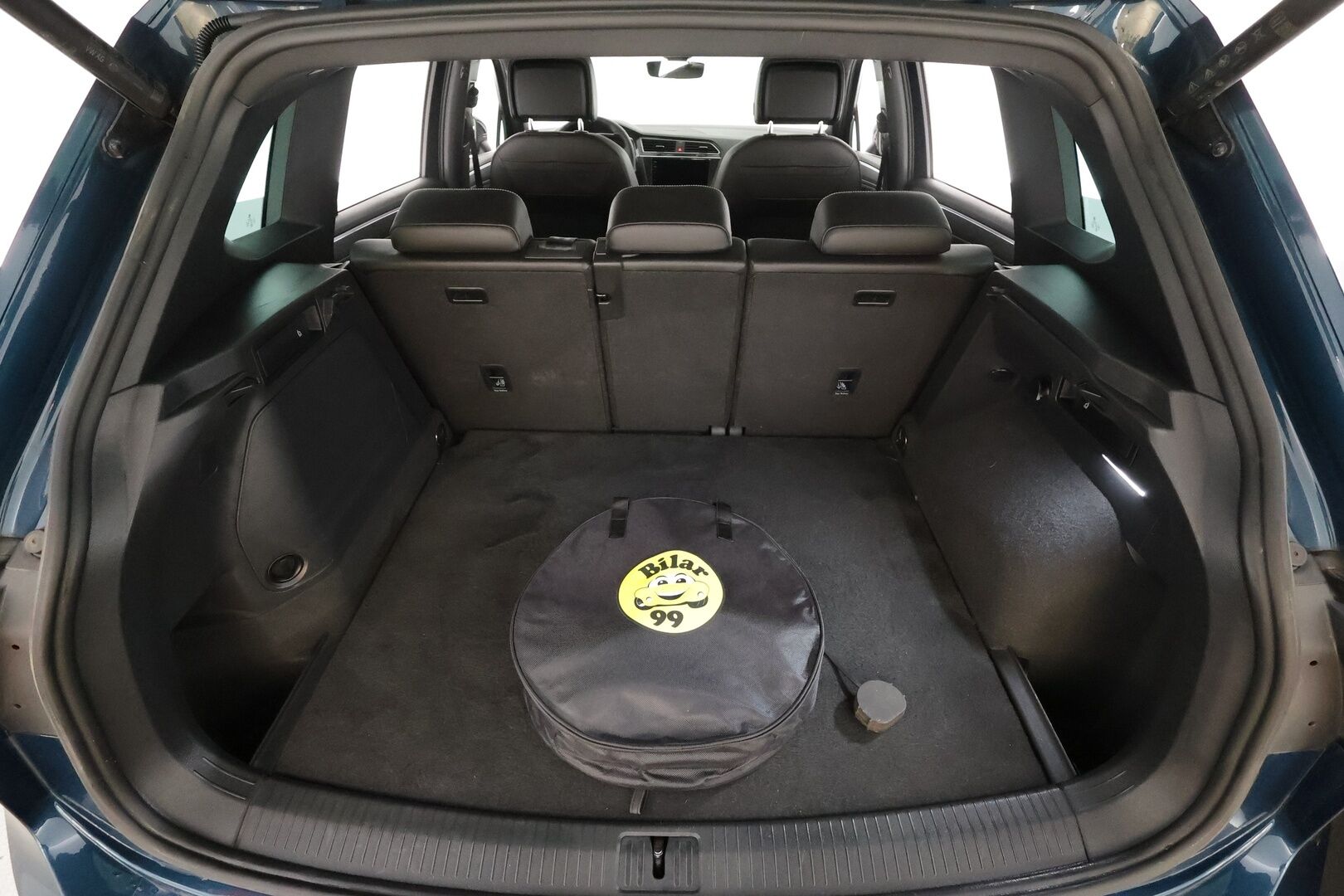 Volkswagen Tiguan 2022 R-Line eHybrid 180kW DSG * ACC / 360° / IQ.Light / Muistipenkit / Panorama / Lohkolämmitin / HUD / Nahat / KeylessGo * - 1.Om Suomi-auto / Akku kuntotarkastettu / Kahdet renkaat aluvanteilla / Huippuvarusteet