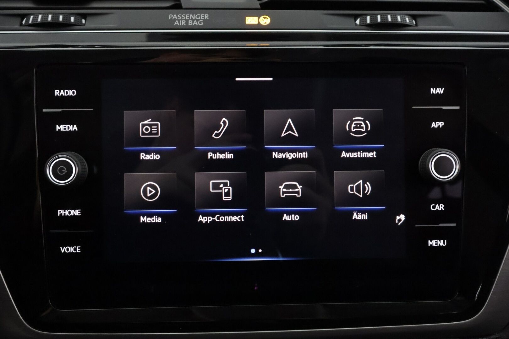 Volkswagen Touran 2022 Comfort Family 2,0 TDI SCR 90 kW - | Webasto | Koukku | ACC | LED | P.Kamera | Hierova Sporttipenkki | Navi | Kaistavahti | Ratinlämmitys | Merkkihuollot | 
