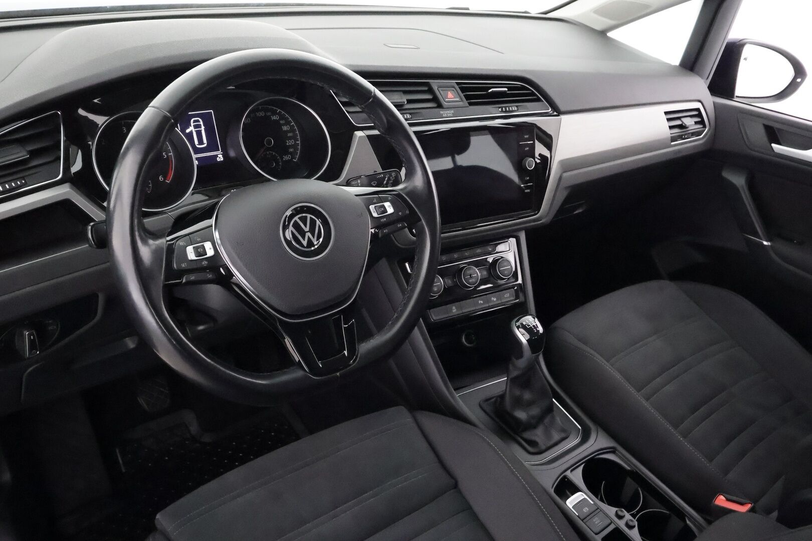 Volkswagen Touran 2022 Comfort Family 2,0 TDI SCR 90 kW - | Webasto | Koukku | ACC | LED | P.Kamera | Hierova Sporttipenkki | Navi | Kaistavahti | Ratinlämmitys | Merkkihuollot | 