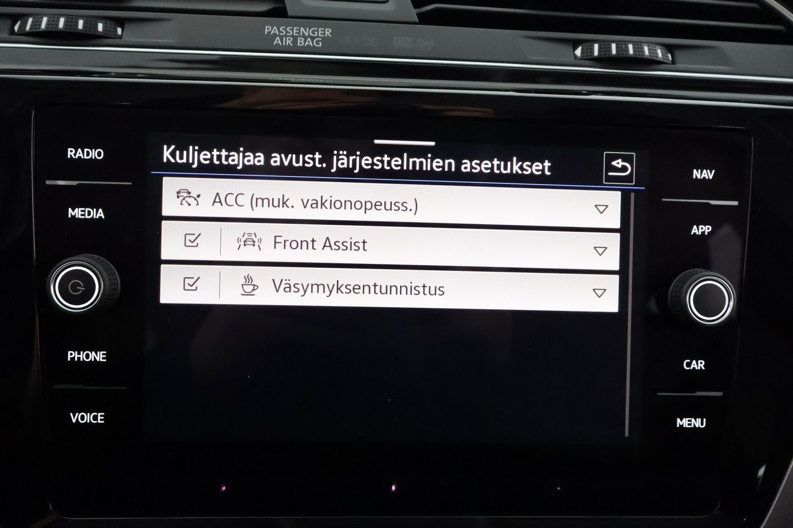 Volkswagen Touran 2022 Comfort Family 2,0 TDI SCR 90 kW - | Webasto | Koukku | ACC | LED | P.Kamera | Hierova Sporttipenkki | Navi | Kaistavahti | Ratinlämmitys | Merkkihuollot | 