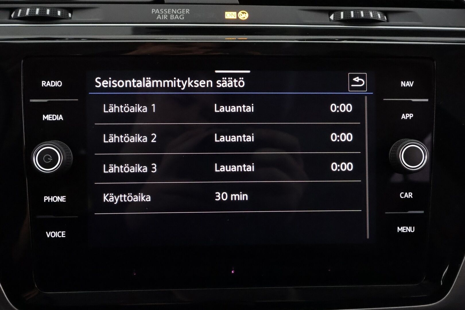 Volkswagen Touran 2022 Comfort Family 2,0 TDI SCR 90 kW - | Webasto | Koukku | ACC | LED | P.Kamera | Hierova Sporttipenkki | Navi | Kaistavahti | Ratinlämmitys | Merkkihuollot | 