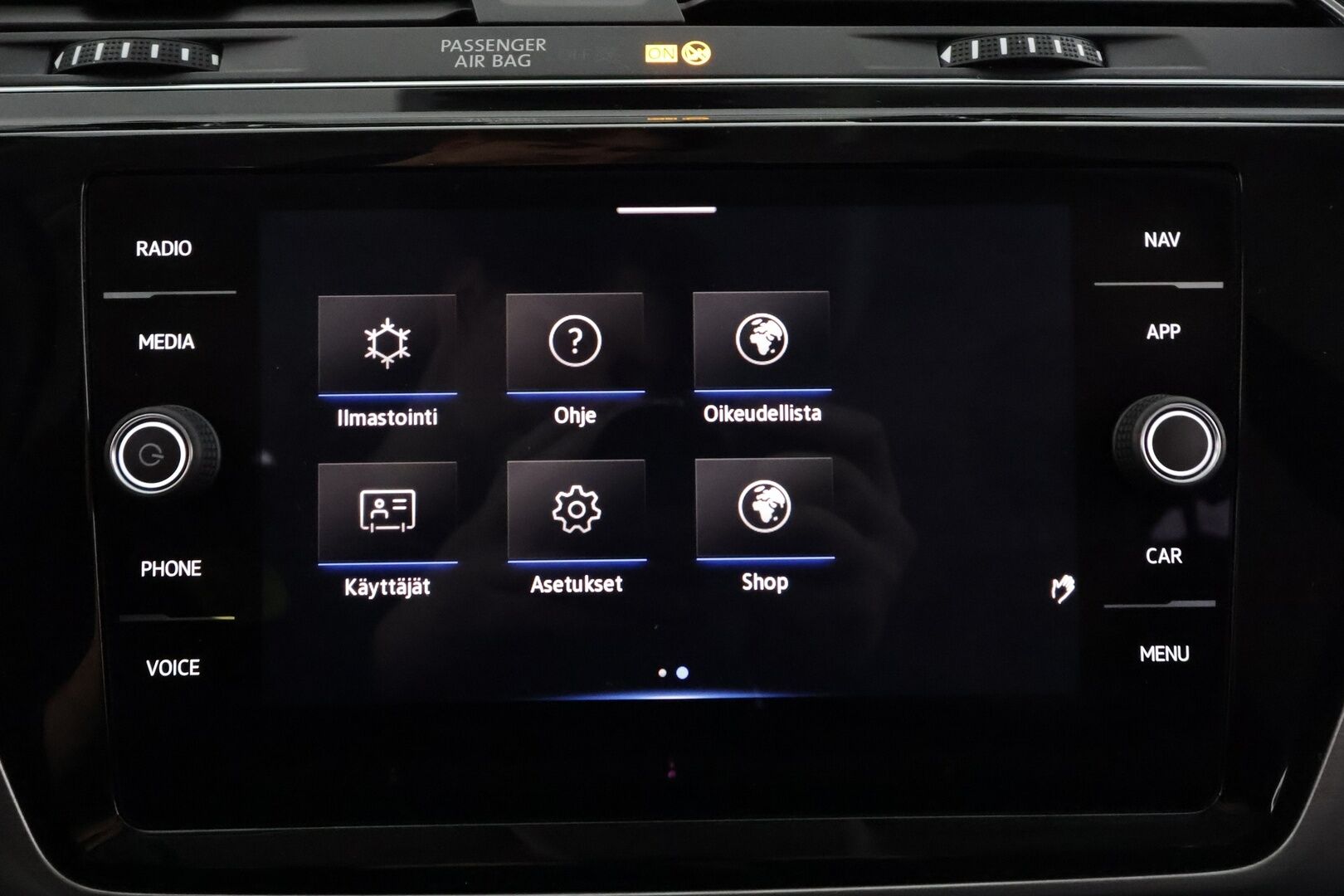 Volkswagen Touran 2022 Comfort Family 2,0 TDI SCR 90 kW - | Webasto | Koukku | ACC | LED | P.Kamera | Hierova Sporttipenkki | Navi | Kaistavahti | Ratinlämmitys | Merkkihuollot | 