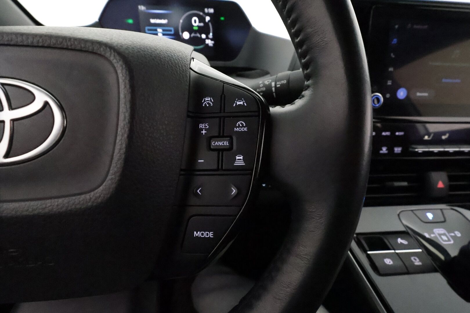 Toyota bZ4X 2023 Active * ACC / Peruutuskamera / Kaistavahti / Digimittaristo / KeylessGO* - HUOKEA HINTA! / SoH 91.3% / Suomi-auto / 2x Latauskaapelit