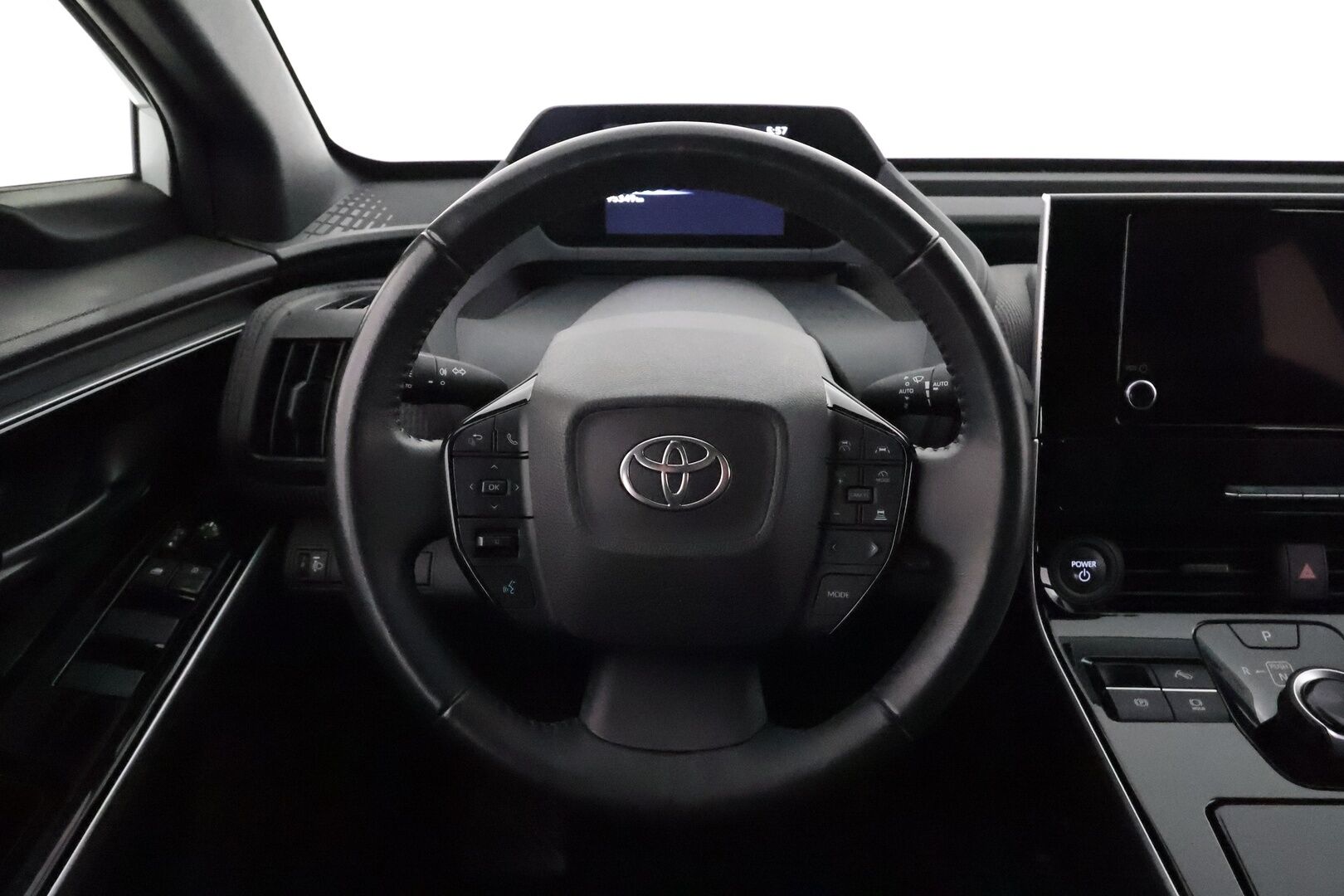 Toyota bZ4X 2023 Active * ACC / Peruutuskamera / Kaistavahti / Digimittaristo / KeylessGO* - HUOKEA HINTA! / SoH 91.3% / Suomi-auto / 2x Latauskaapelit