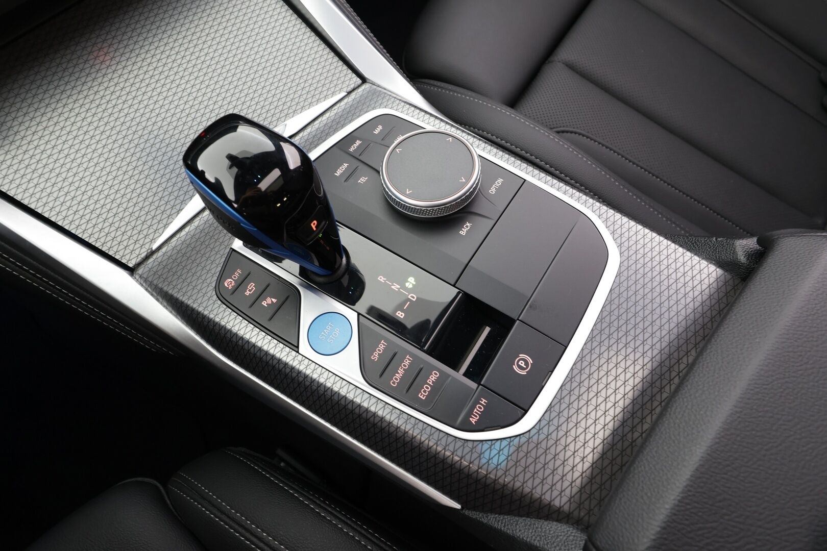 BMW I4 M50 2023 M50 - | ACC | 1.Om Suomi-auto | Koukku | Muistipenkki | Hifit | Lasikattoluukku | 360-Kamera | Sporttinahat | Apple&Android | Lisälämmitin | Kahdet Renkaat | Merkkihuollettu |