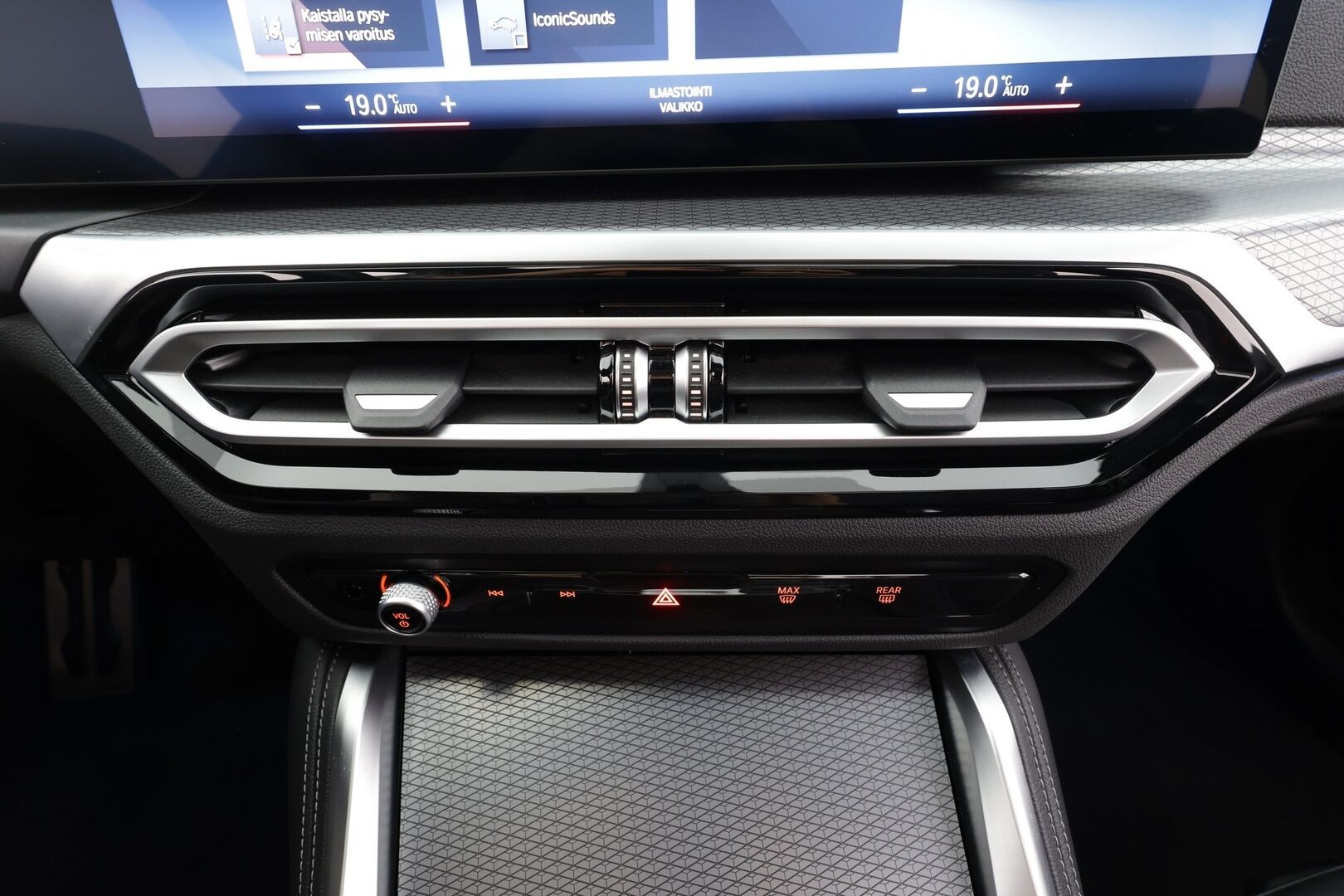 BMW I4 M50 2023 M50 - | ACC | 1.Om Suomi-auto | Koukku | Muistipenkki | Hifit | Lasikattoluukku | 360-Kamera | Sporttinahat | Apple&Android | Lisälämmitin | Kahdet Renkaat | Merkkihuollettu |