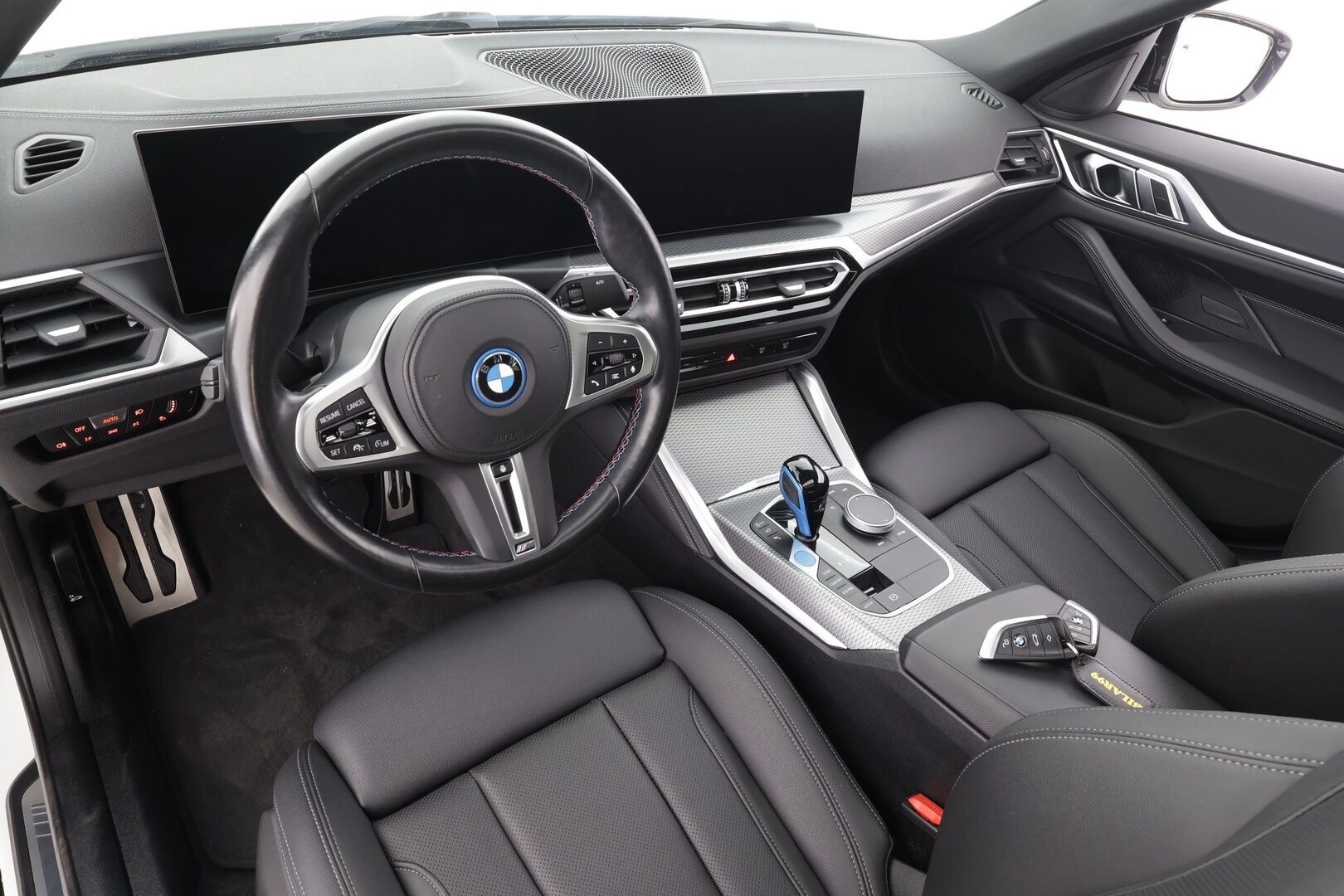 BMW I4 M50 2023 M50 - | ACC | 1.Om Suomi-auto | Koukku | Muistipenkki | Hifit | Lasikattoluukku | 360-Kamera | Sporttinahat | Apple&Android | Lisälämmitin | Kahdet Renkaat | Merkkihuollettu |