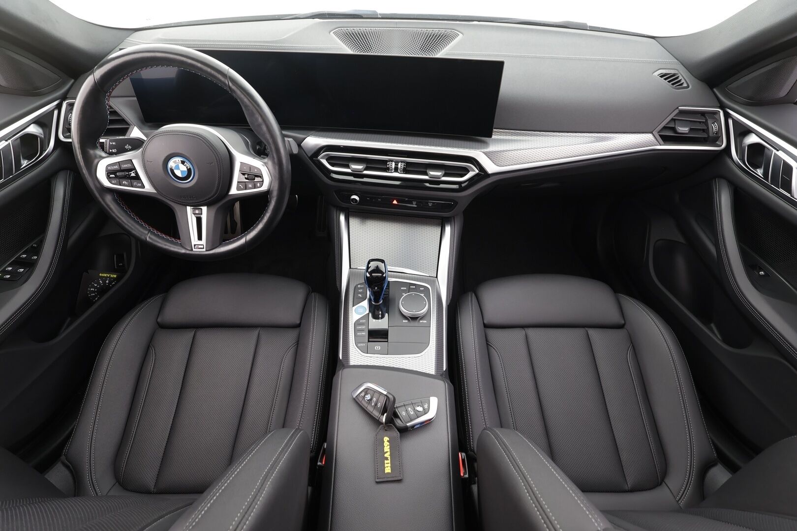 BMW I4 M50 2023 M50 - | ACC | 1.Om Suomi-auto | Koukku | Muistipenkki | Hifit | Lasikattoluukku | 360-Kamera | Sporttinahat | Apple&Android | Lisälämmitin | Kahdet Renkaat | Merkkihuollettu |