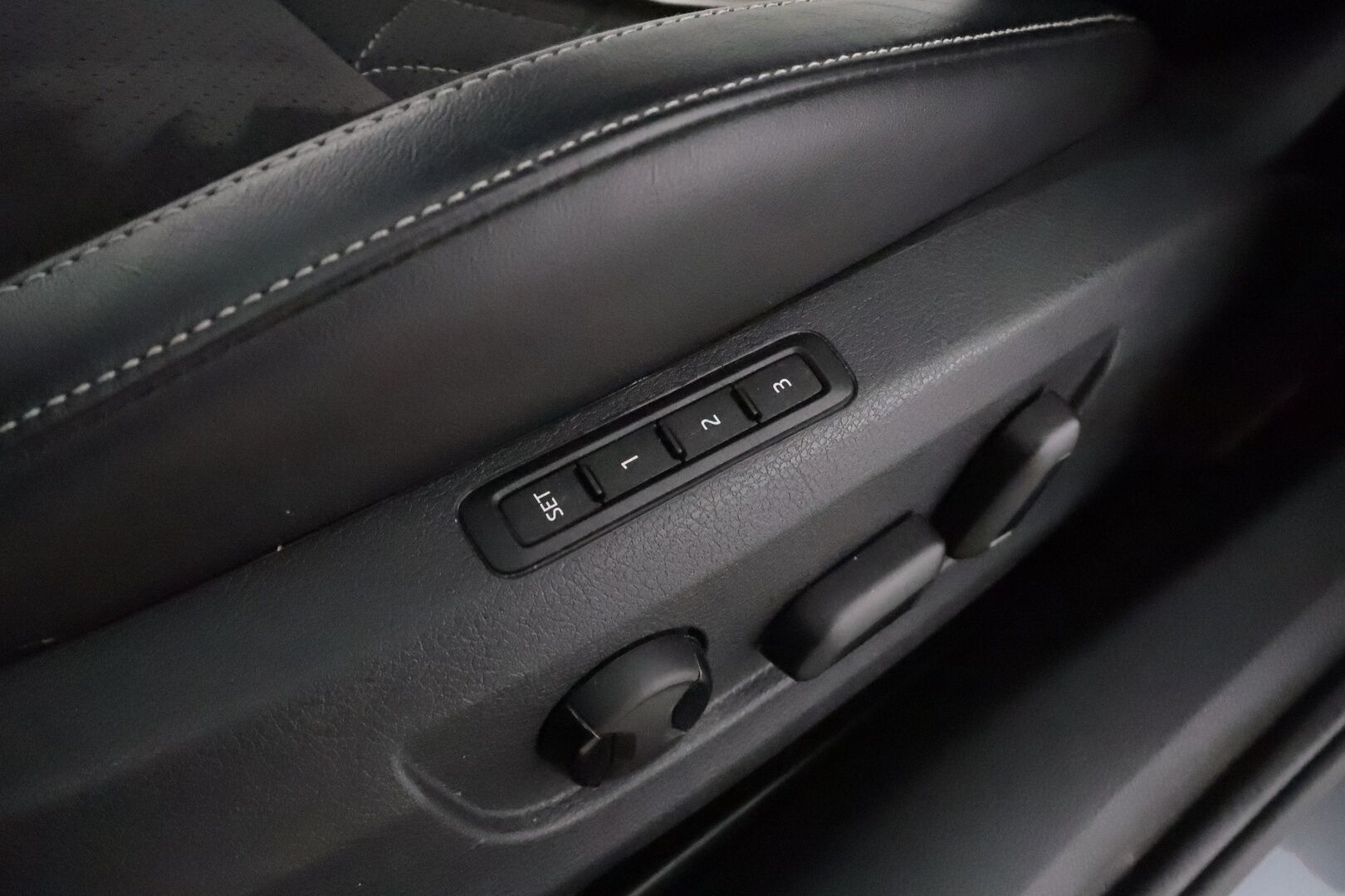 Skoda Superb 2021 Combi 1.4 TSI PHEV SportLine iV DSG **Webasto / Koukku / Canton / Adapt.Vakkari / Matrix-LED / 360° / Muistipenkit** - 2x Latauskaapelit / Kahdet Renkaat / Merkkihuollettu! / **HYVILLÄ KAMOILLA**