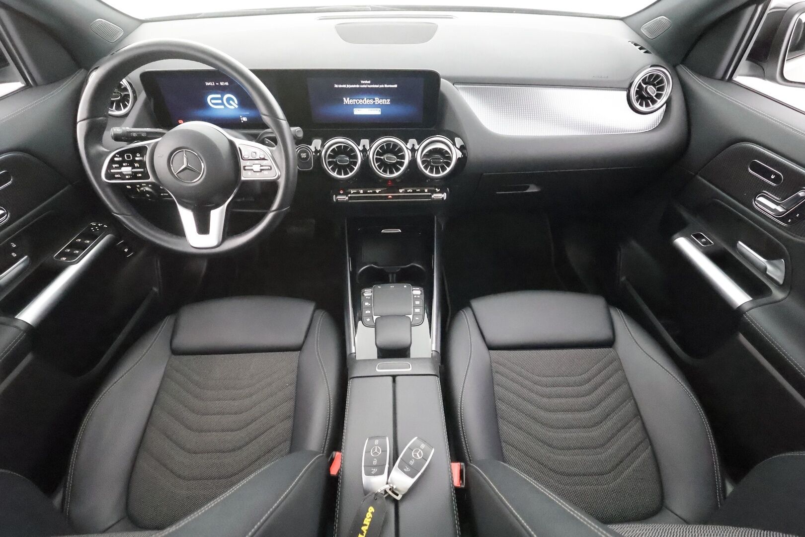 Mercedes-Benz EQA 2023 250 Business - | ILP | Muistipenkit | Koukku | Panorama | Widescreen | Ambient | Sporttipenkit | Puolinahat | P.kamera | 
